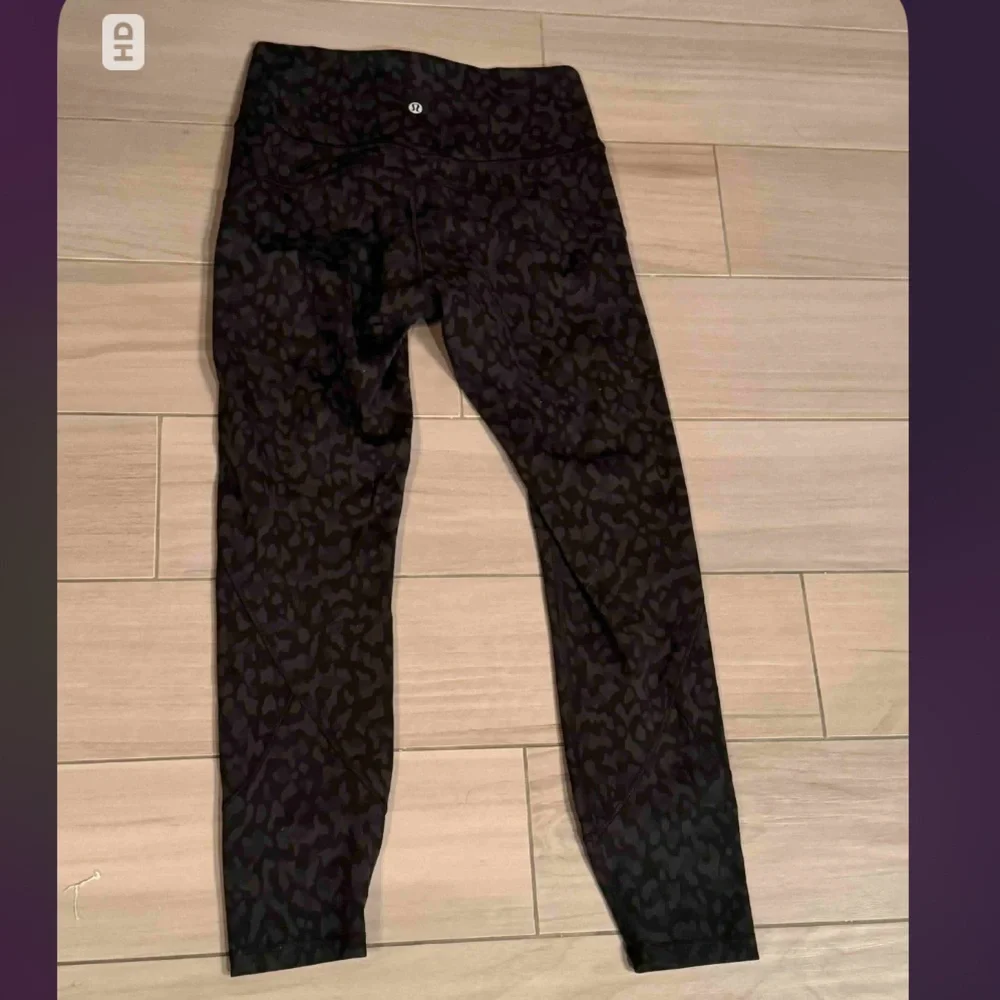Lululemon Black Patterned Leggings size 6